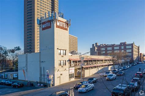 2500 crotona ave|the bronx park motel.